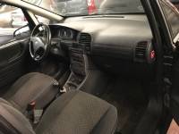 Opel Zafira interior